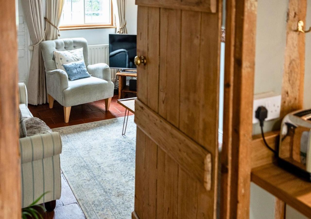 Clifford Chambers - Cosy 2 Bedroom Cottage! Shottery エクステリア 写真